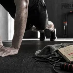 Pompes mains serrées, musculation poids du corps programme sans matériel